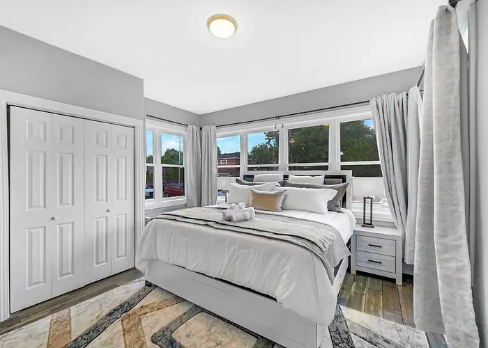 Spacious Haven 8-min To Chicago Sleeps 10