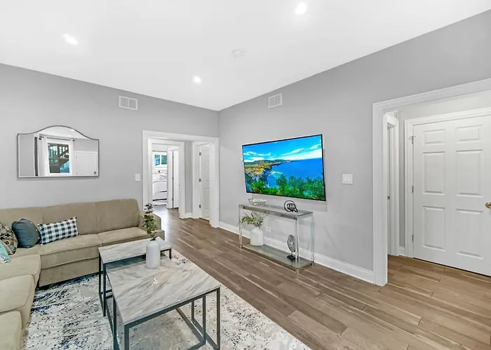 Spacious Haven 8-min To Chicago Sleeps 10 Forest Park