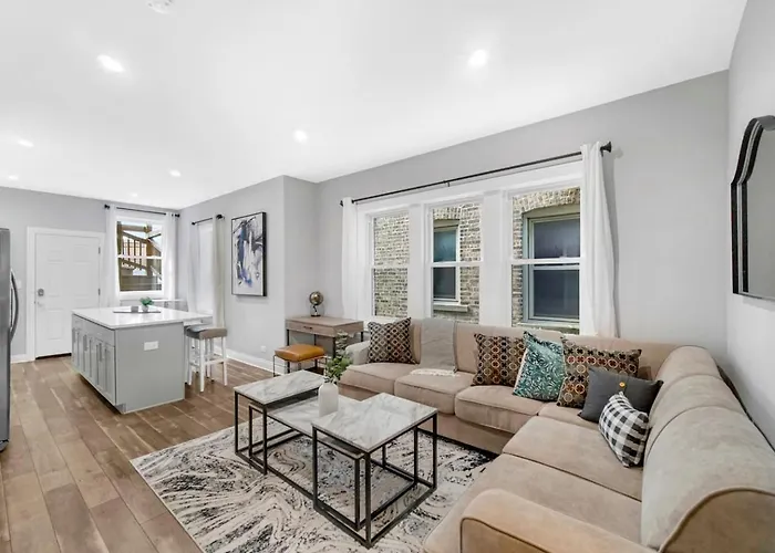 Spacious Haven 8-min To Chicago Sleeps 10 Ferienhaus Forest Park